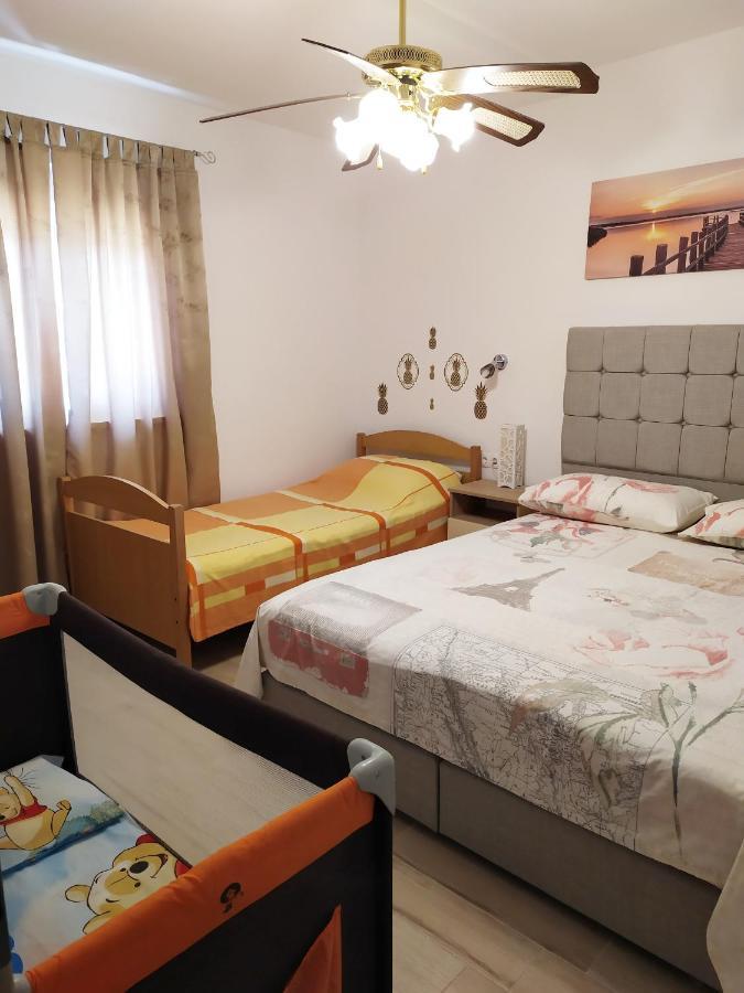 Apartmani Mira Нін Екстер'єр фото