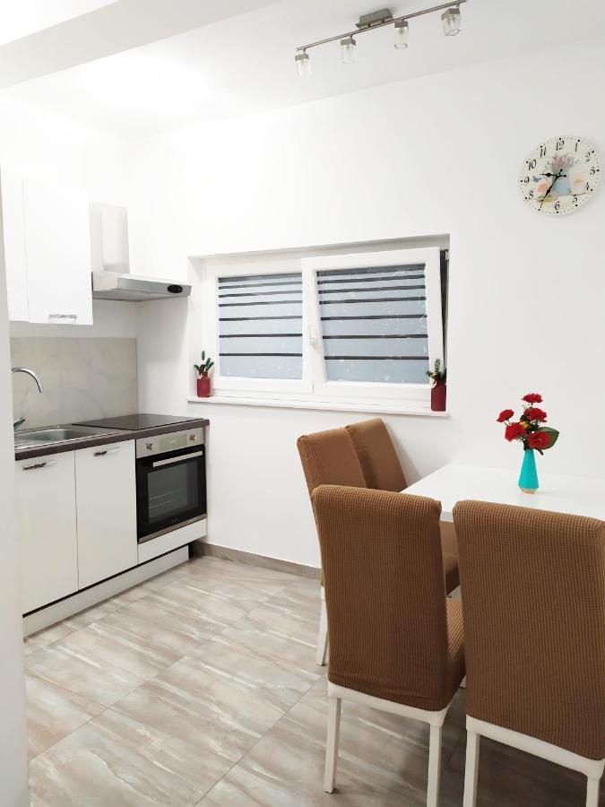 Apartmani Mira Нін Екстер'єр фото