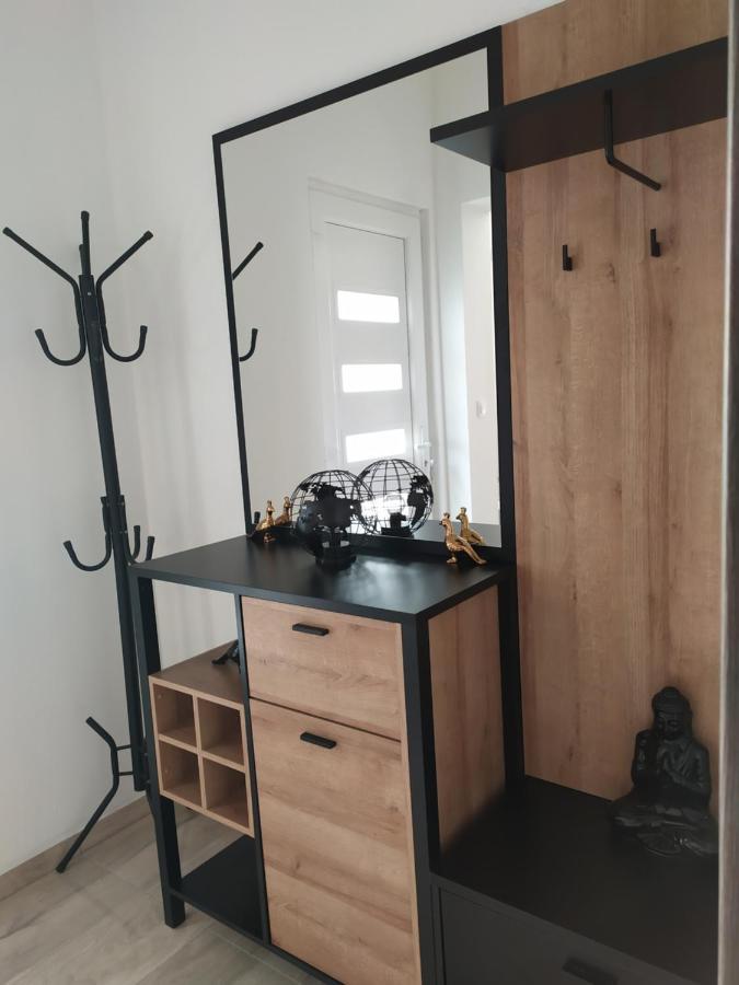 Apartmani Mira Нін Екстер'єр фото