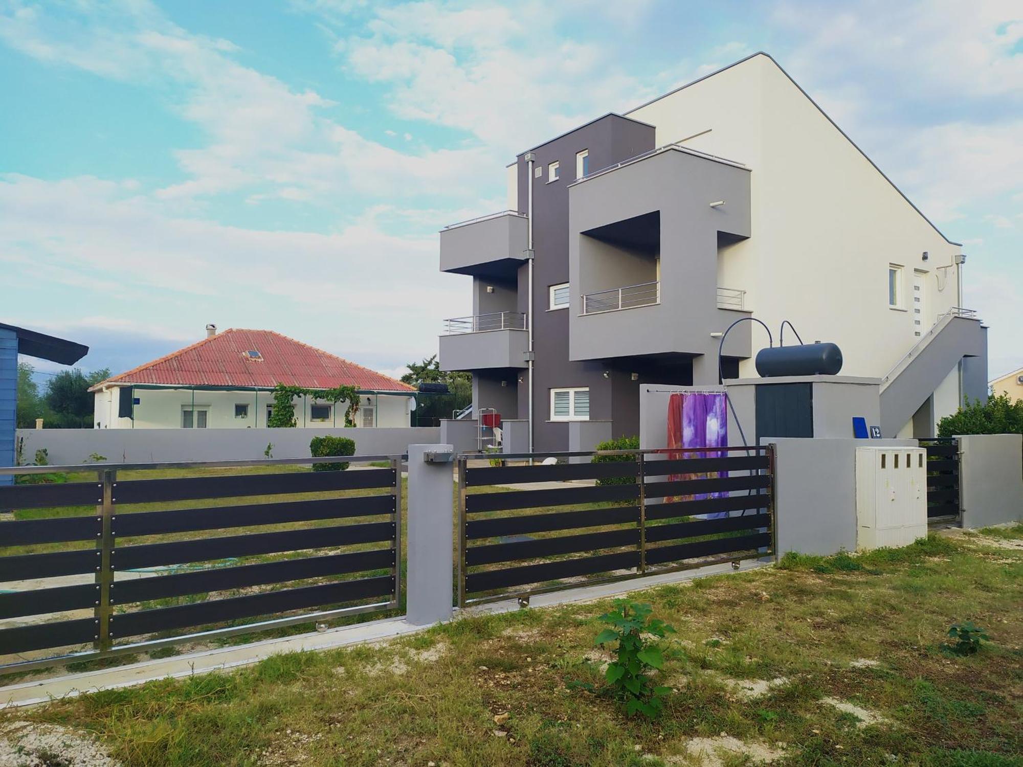 Apartmani Mira Нін Екстер'єр фото